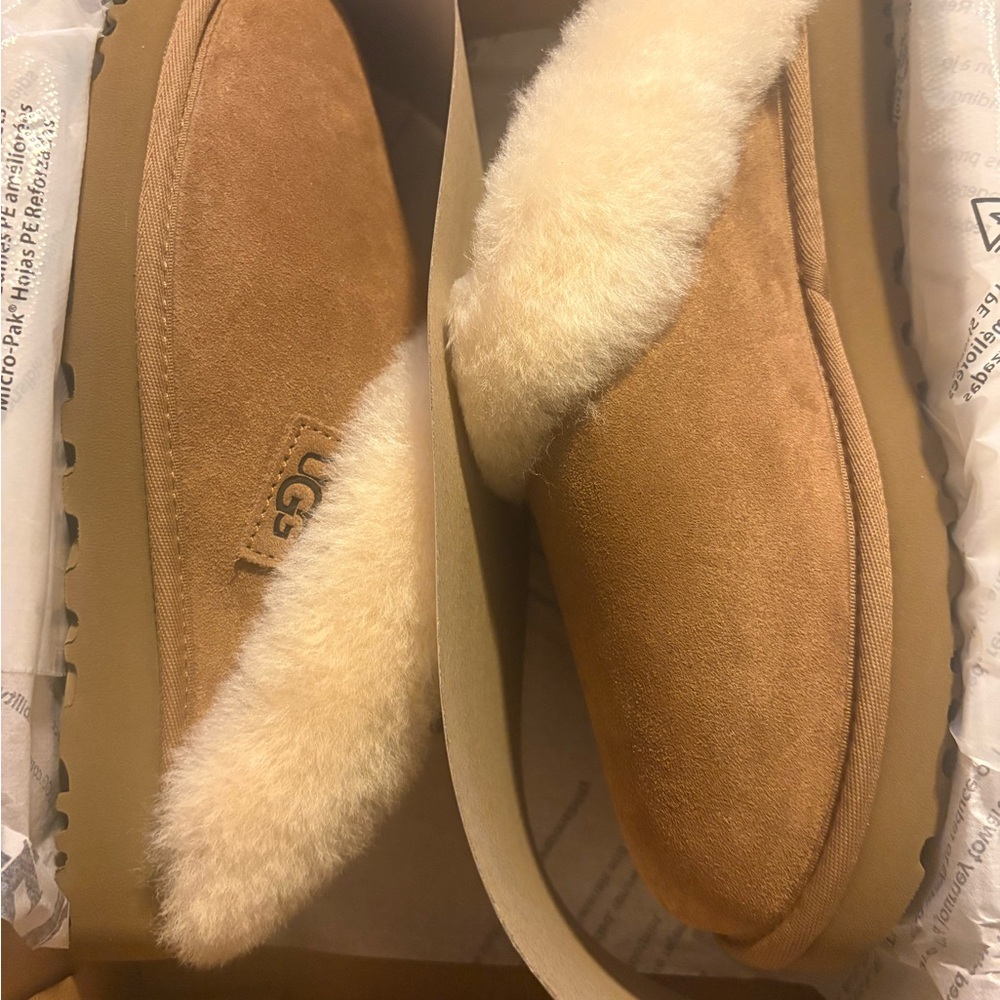 UGG Women's Cluggette size 10
